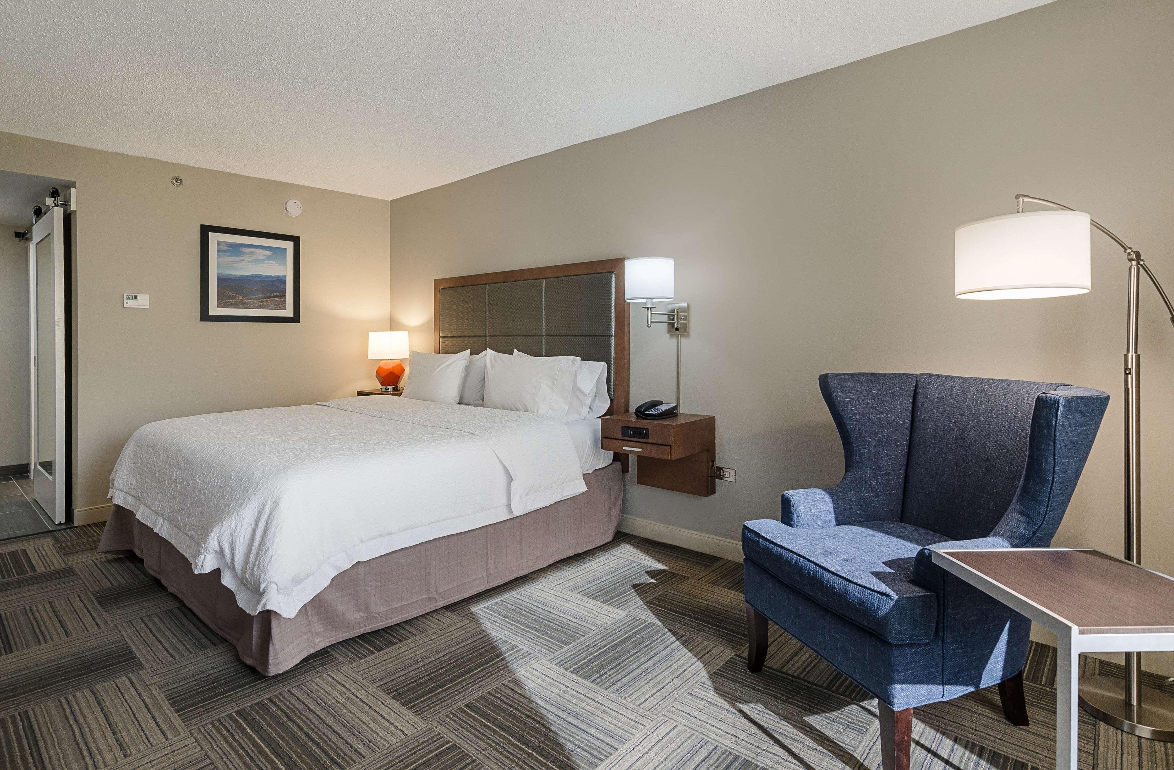 Hampton Inn Covington Va Buitenkant foto