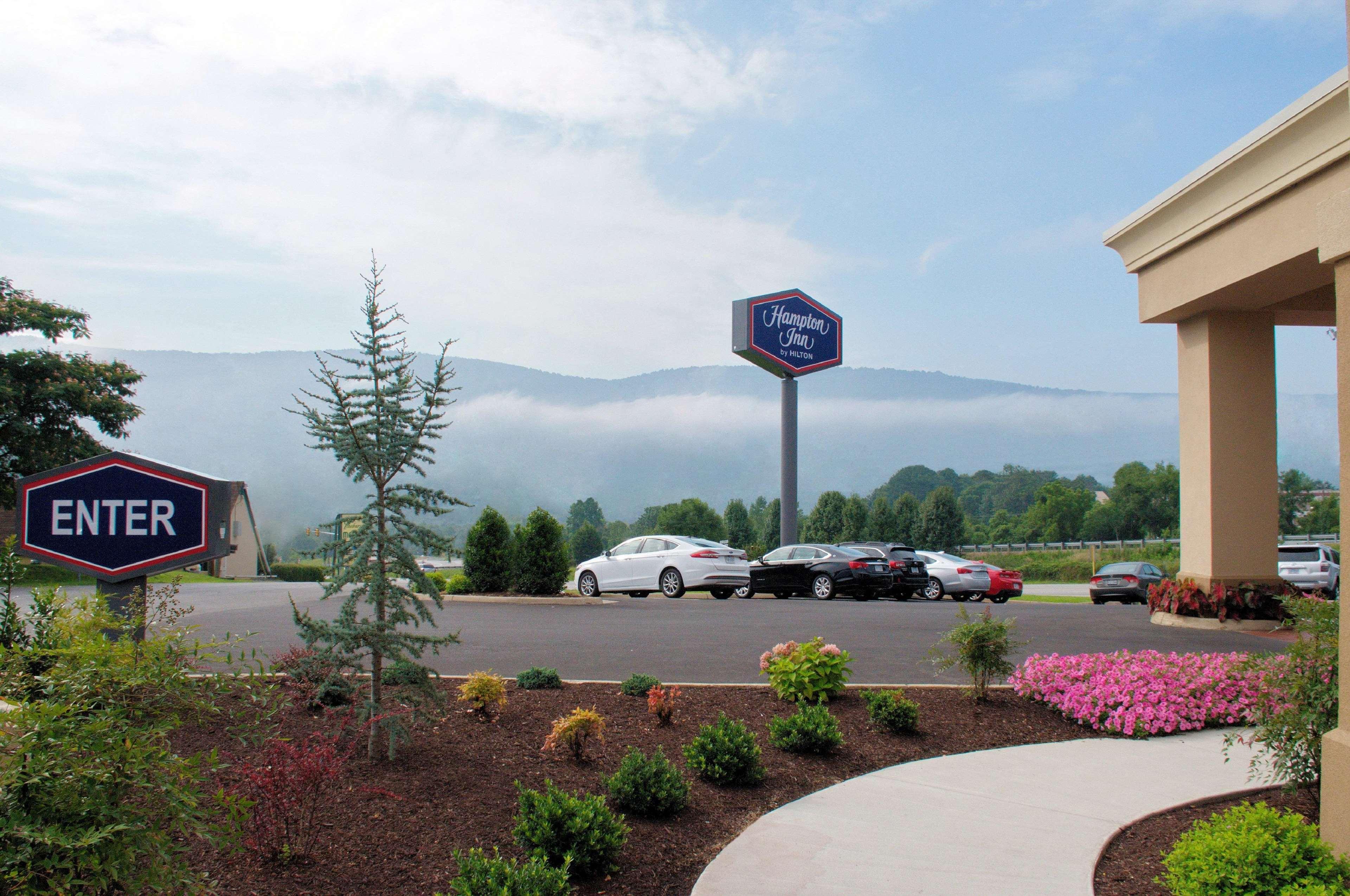 Hampton Inn Covington Va Buitenkant foto