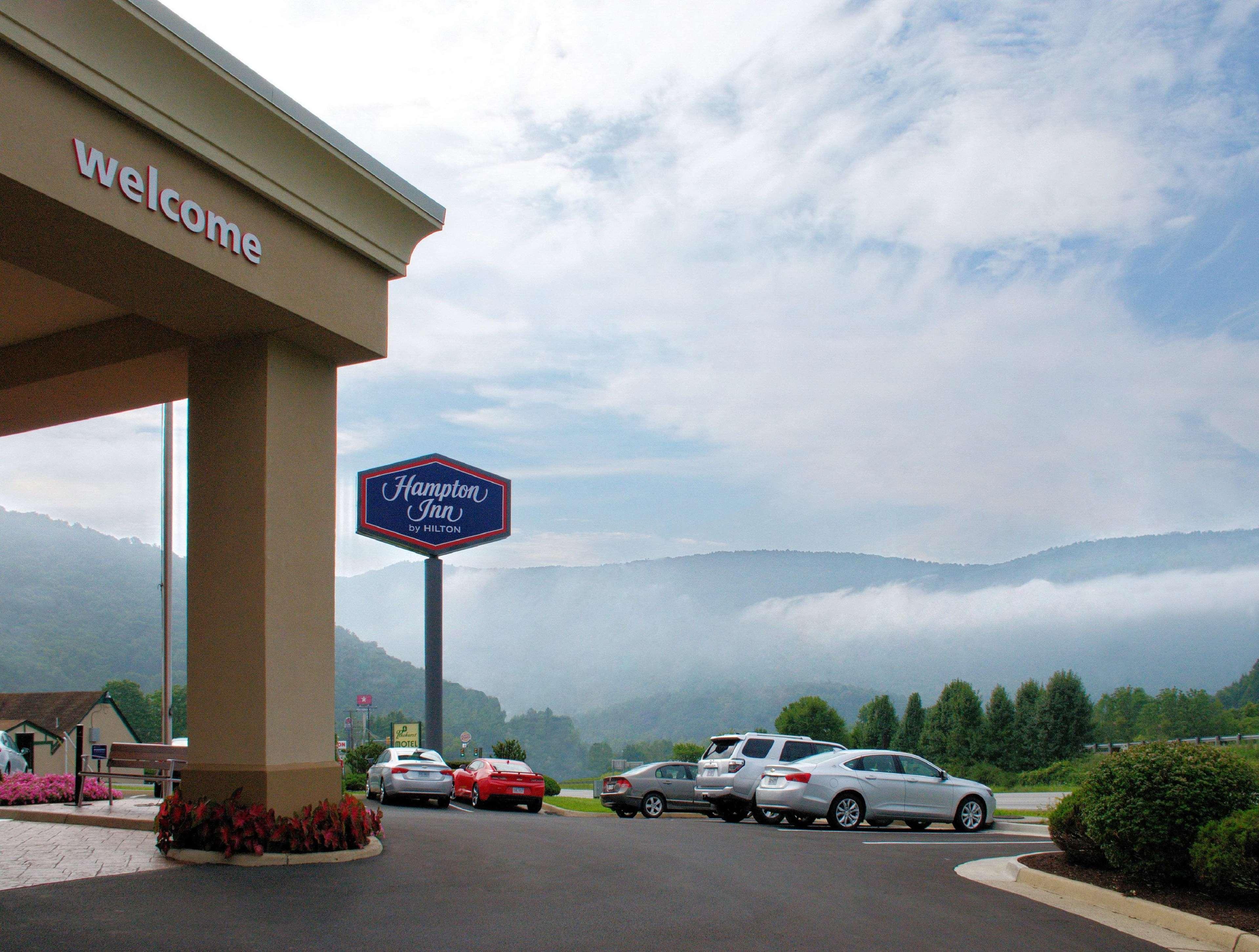 Hampton Inn Covington Va Buitenkant foto