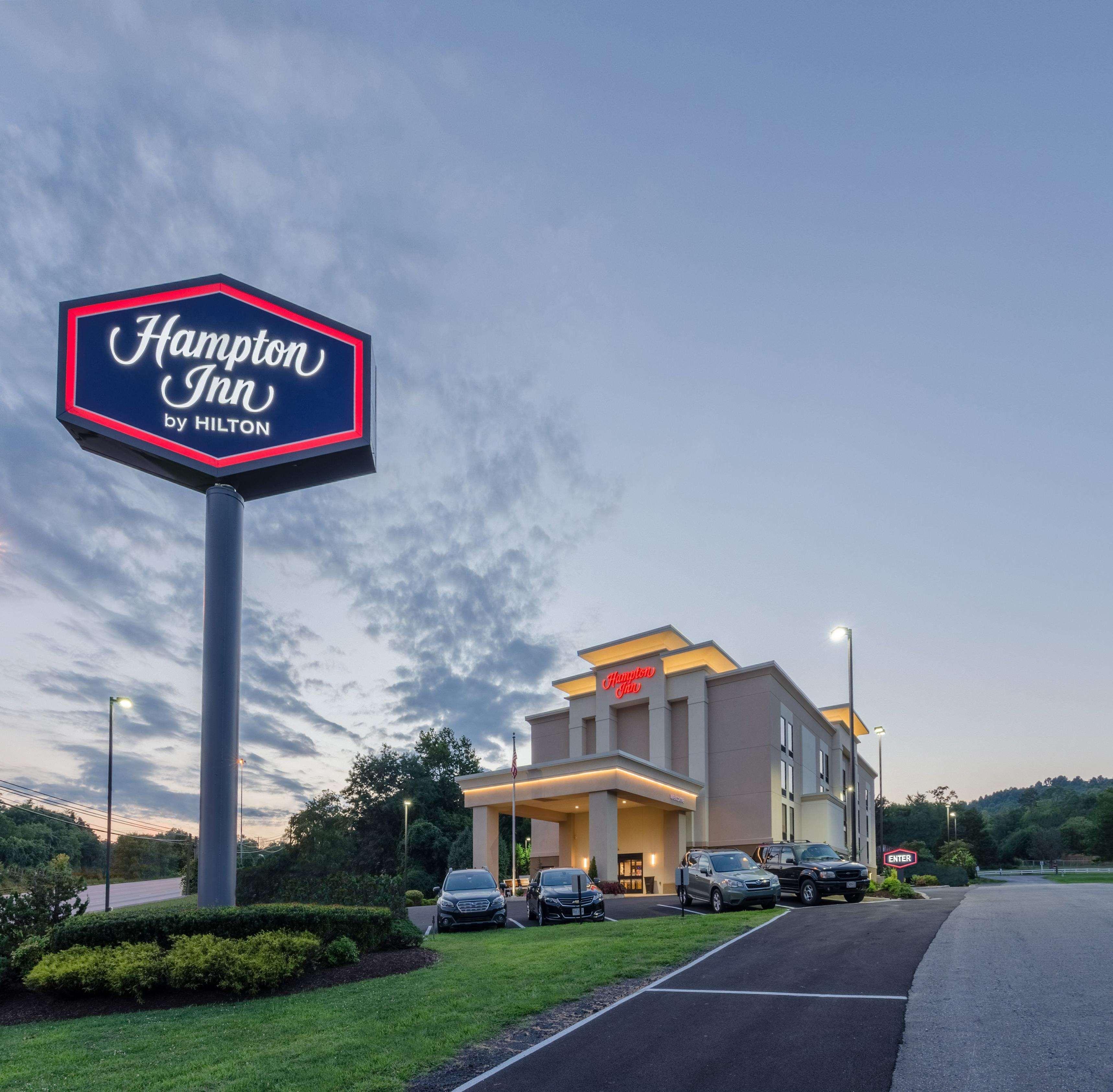 Hampton Inn Covington Va Buitenkant foto
