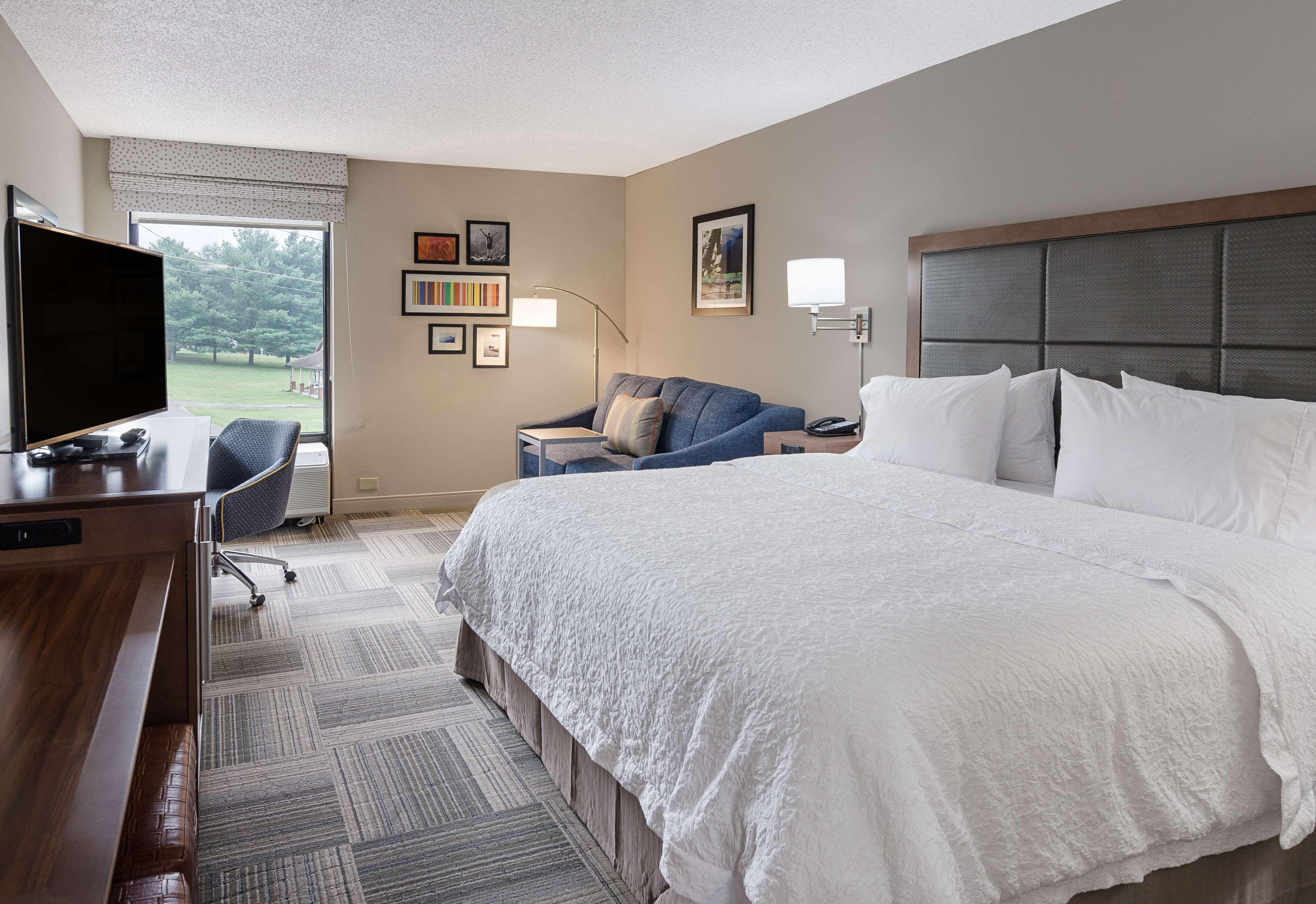Hampton Inn Covington Va Buitenkant foto