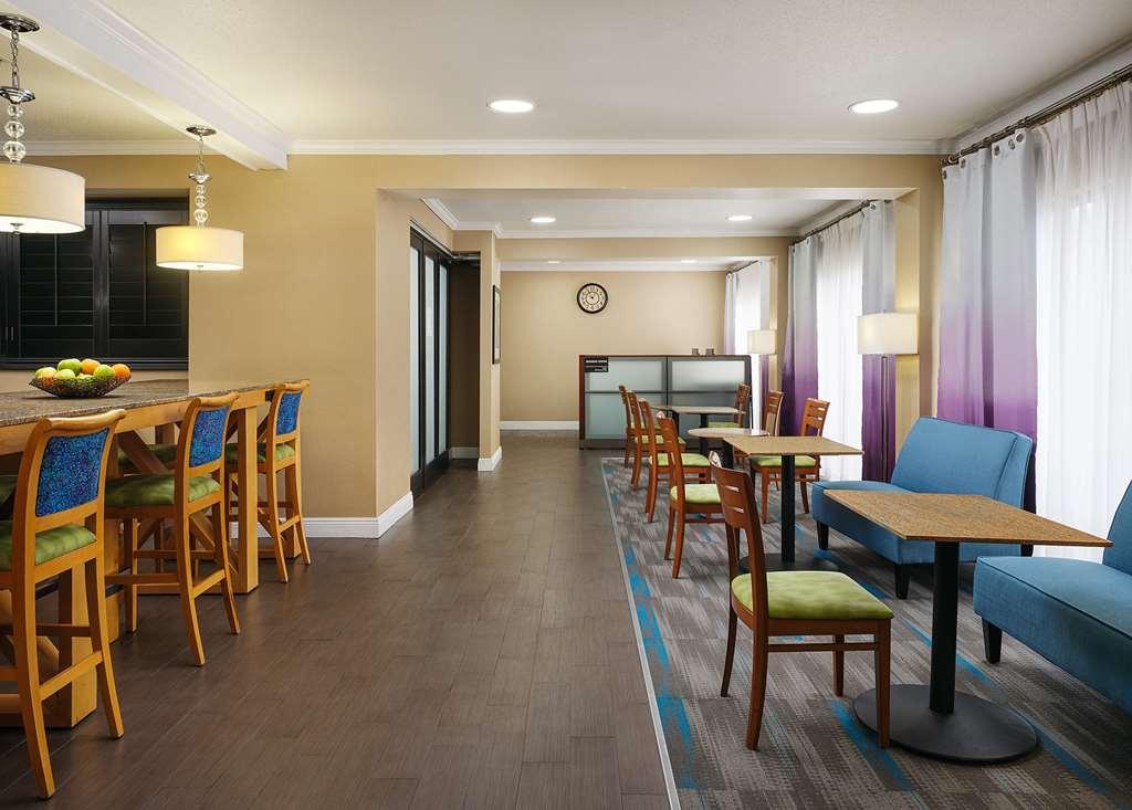 Hampton Inn Covington Va Interieur foto