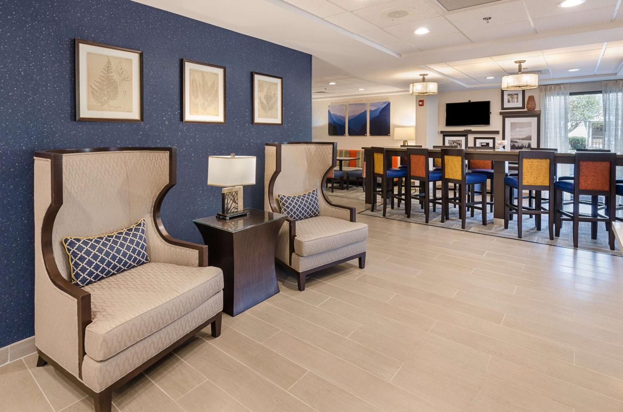 Hampton Inn Covington Va Buitenkant foto