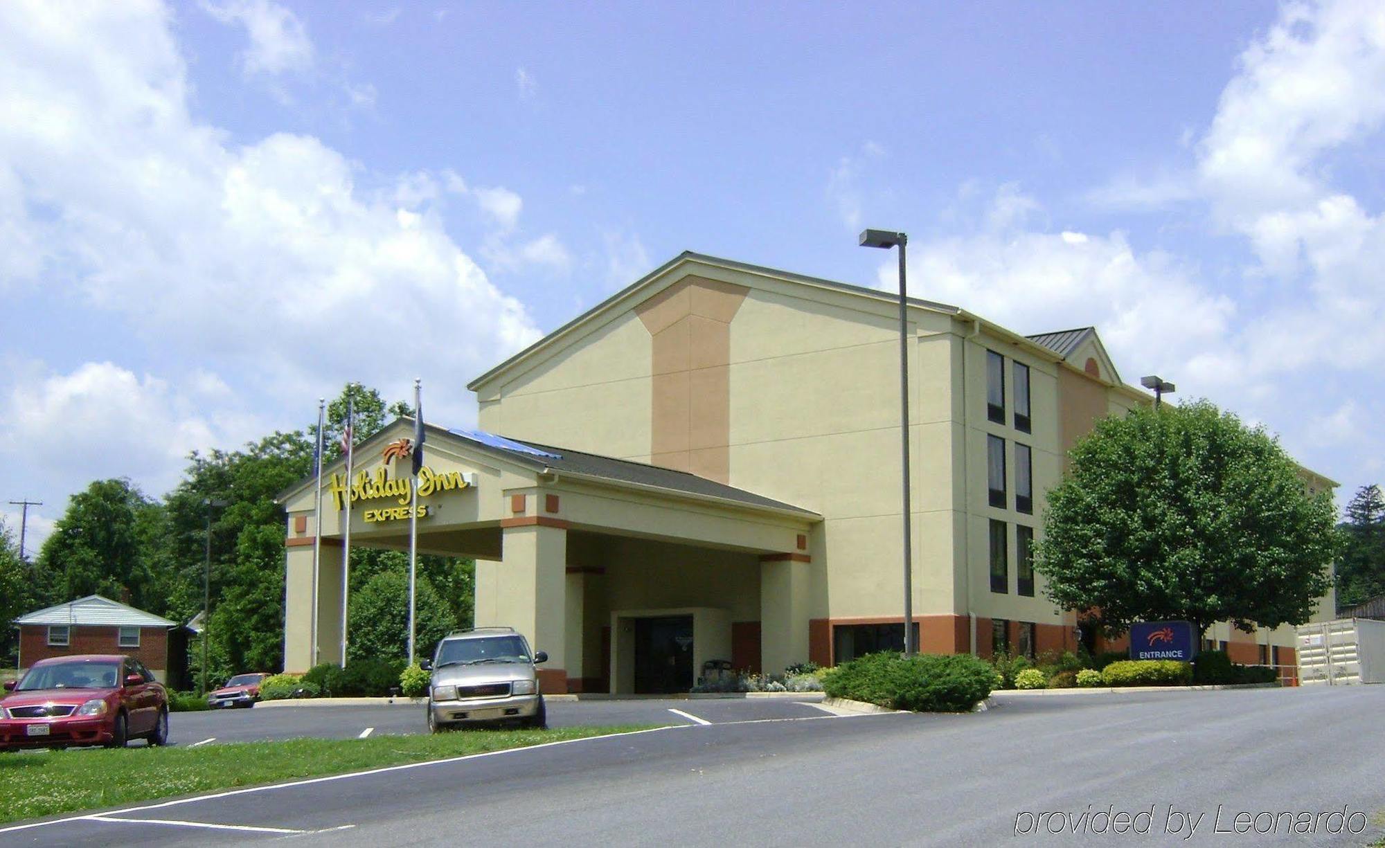 Hampton Inn Covington Va Buitenkant foto